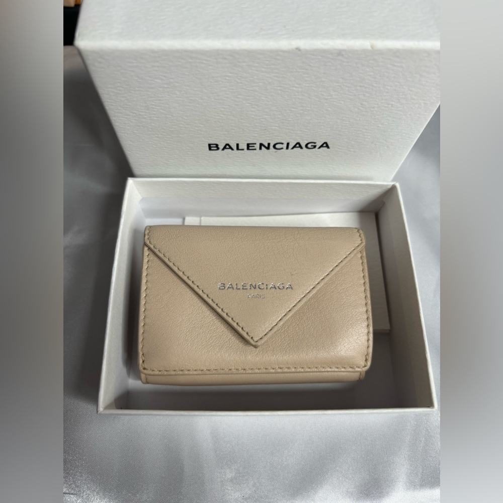 🤎Balenciaga Tri Fold Wallet